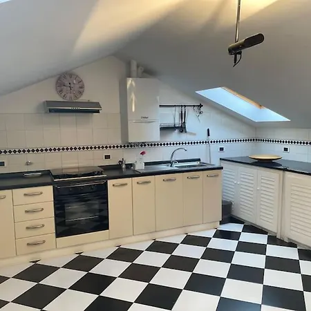 Riviera 1931 Casa Mansarda Финале Лигуре