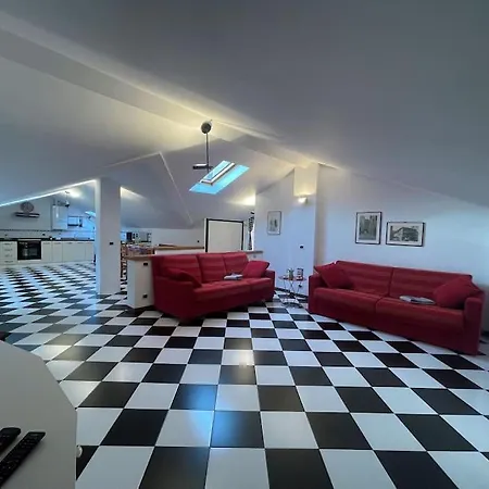 Апартаменты Riviera 1931 Casa Mansarda Финале Лигуре